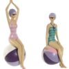 Figura Decorativa Di Donna In Costume Vintage Su Palla