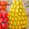 Vaso Conico In Ceramica Giallo Con Motivo Di Frutta