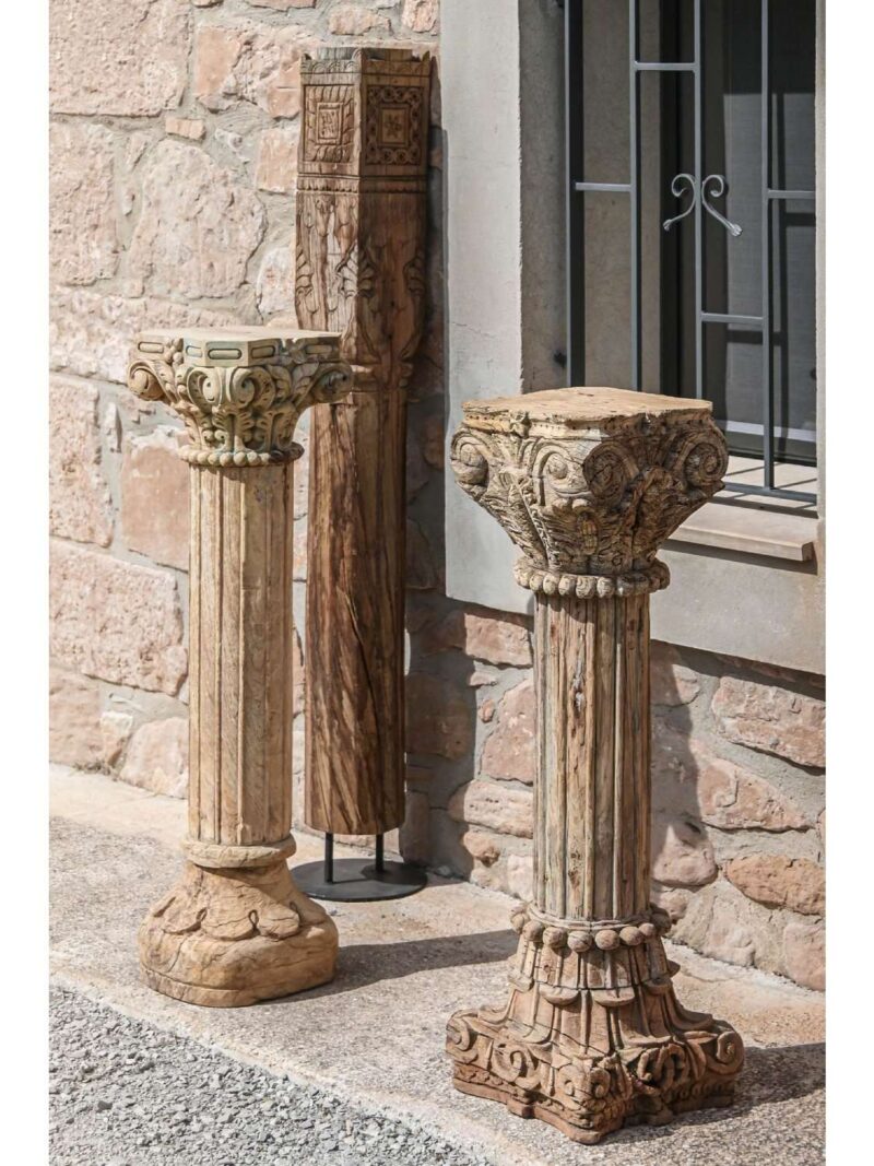 Colonna In Legno Naturale Riciclato Intagliata H114 Cm
