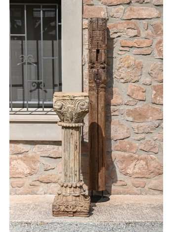 Colonna Portacandela in Legno Naturale Riciclato Intagliata