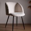Sedia Con Braccioli In Tessuto Beige E Piedi In Metallo