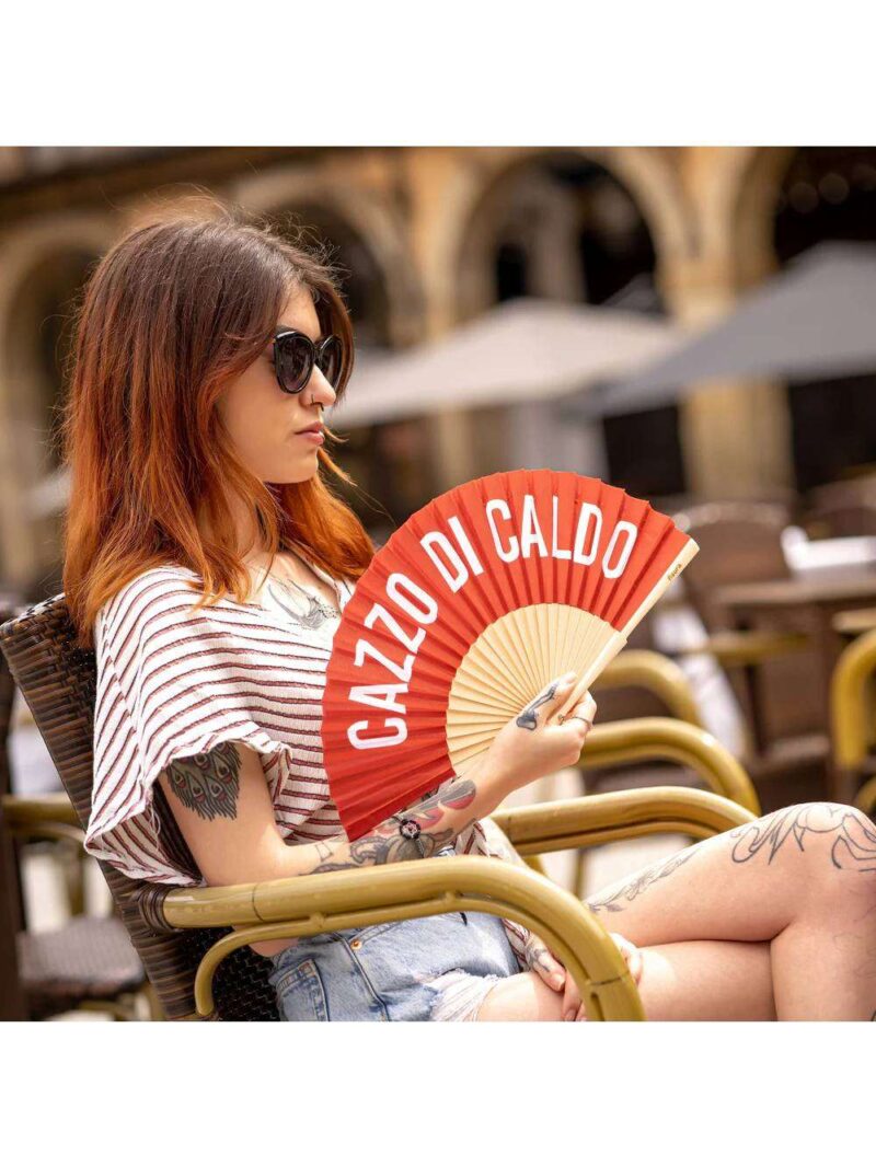 Ventaglio Caxxo Di Caldo Rosso Design Irriverente E Sostenibile