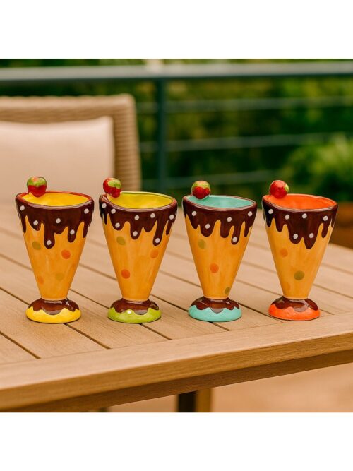 Tazza in Porcellana a Forma di Cono Gelato con Ciliegina